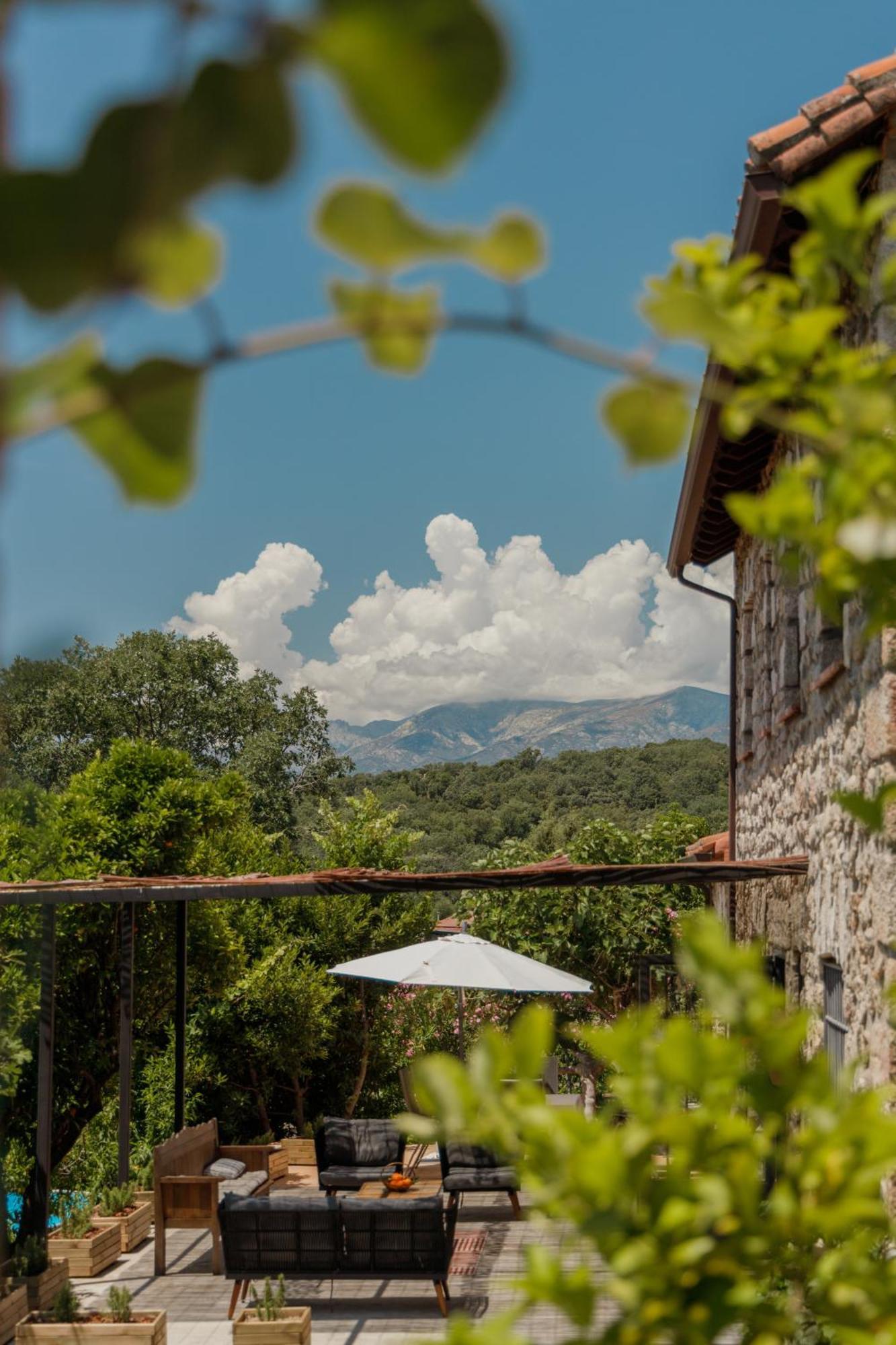 Casa Rural En Candeleda Con Piscina Y Un Maravilloso Jardin 外观 照片